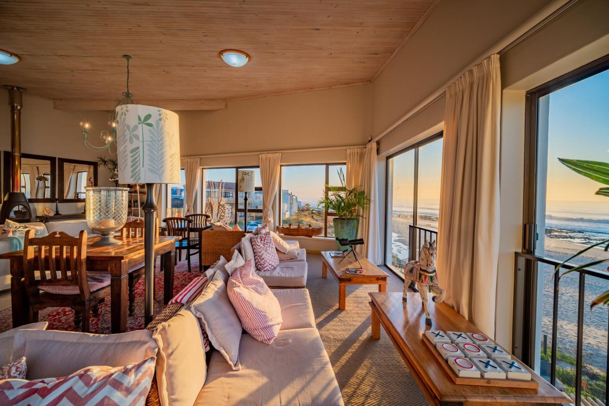 On The Beach Guesthouse Джефрис-Бей Экстерьер фото